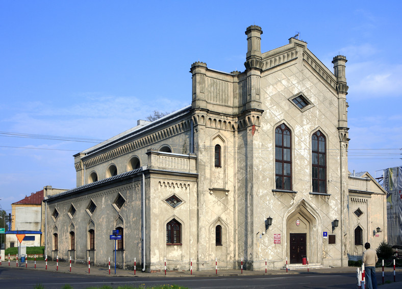 Piotrków Trybunalski, wielka synagoga, obecnie miejska biblioteka