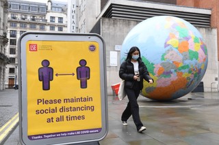 Czy można jechać do Czech? Jakie obostrzenia w Wielkiej Brytanii? Które granice zamknięte?  [ZESTAWIENIE]