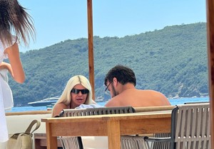 Paparaco, Dara Bubamara sa dečkom