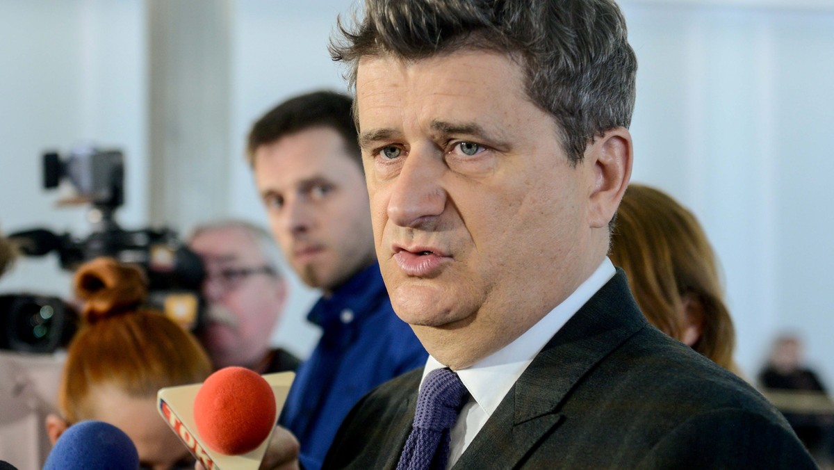 Kandydat na prezydenta Janusz Palikot w Bydgoszczy "warcholstwem" określił twierdzenie, że przyczyną katastrofy smoleńskiej był zamach. Ocenił, że bezkarność osób głoszących takie poglądy i niezakończenie śledztwa powodują brak zaufania obywateli do państwa i jego instytucji.