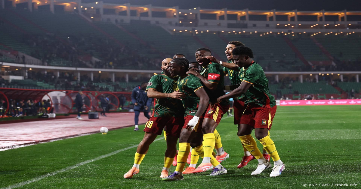 Tegen-lege-tribunes-Afrika-Cup-laat-fans-na-20-minuten-gratis-binnen