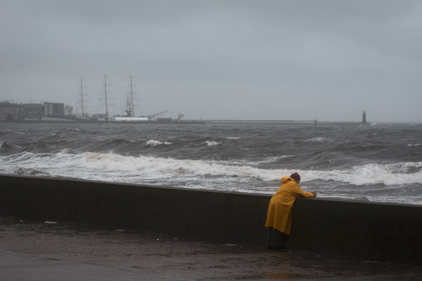 Naukowcy IMGW sprawdzili, jak ekstremalne zjawiska pogodowe mogą wpłynąć na infrastrukturę Portu Gdynia