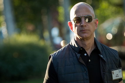 Jeff Bezos wchodzi w bankowość i przeraża Wall Street. "Amazon idzie po banki"