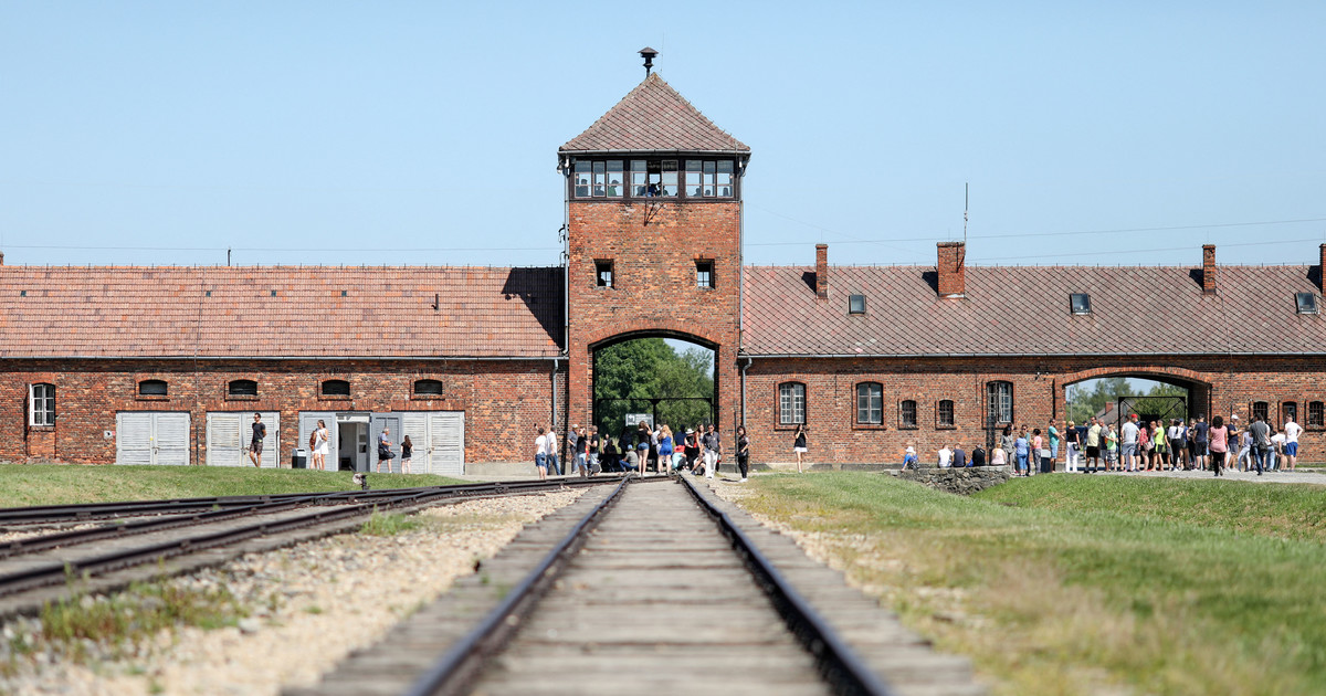 Niemiec o wizycie w Auschwitz: „Jestem zszokowany. Moje serce się temu opiera” [REPORTAŻ]