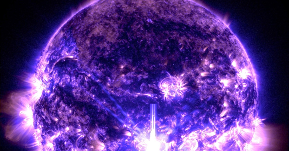 太陽は11年の活動周期の最大期にある