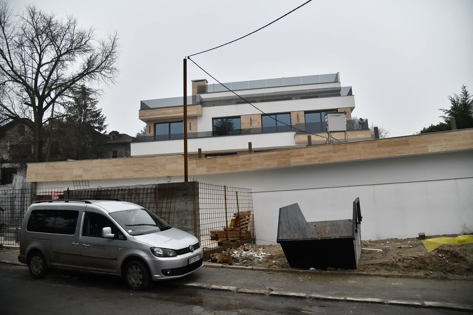 Melina i Haris ne napuštaju vilu od 2 miliona