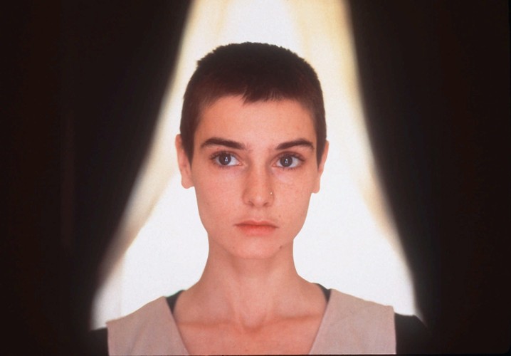 A tak pięknie wyglądała Sinéad O'Connor w początkach swej kariery w 1996 roku