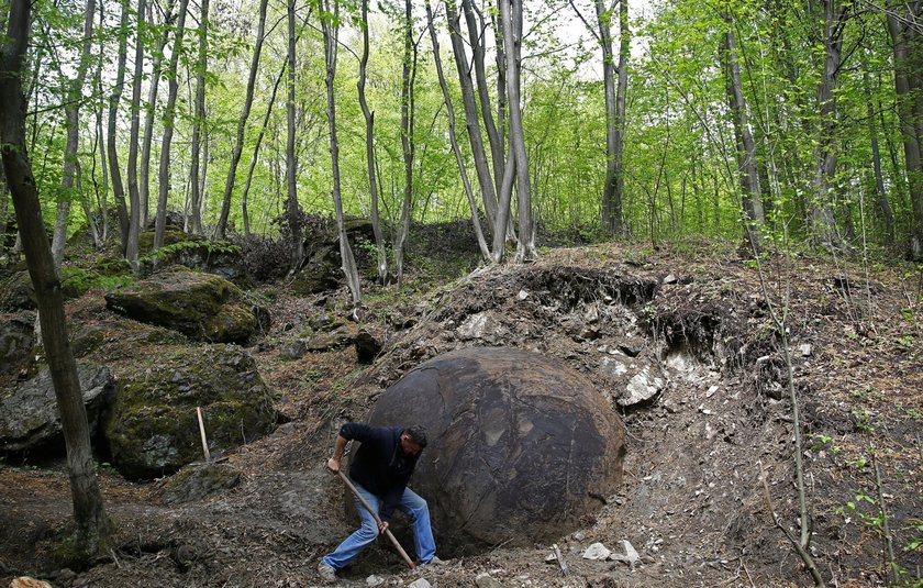 Gigantyczna kamienna kula odkryta w Bośni i Hercegowinie