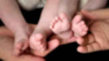 Dwie kobiety odebrały poród w aucie w korku w al. Jerozolimskich