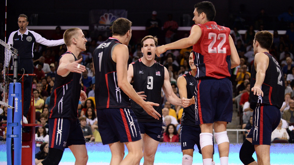 Mecz Final Six Ligi Światowej: Brazylia - USA. Spotkanie rozpocznie się w czwartek, 16 lipca o godzinie 19:05. To drugi mecz w grupie I. W środę Brazylia przegrała z Francją i ewentualna porażka w dzisiejszym spotkaniu będzie oznaczać jej pożegnanie z turniejem. Sędziowie: Andriej Zenowicz (Rosja) i Hernan Casamiquela (Argentyna).