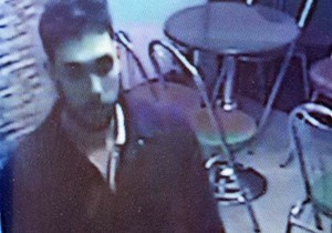 Policija traga za nasilnikom sa fotografije