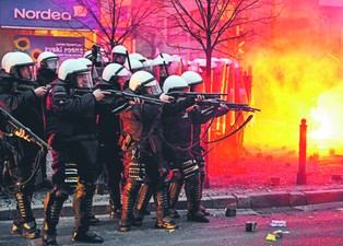 Ofiara policyjnego błędu, jeśli chce rekompensaty, sama staje się wrogiem