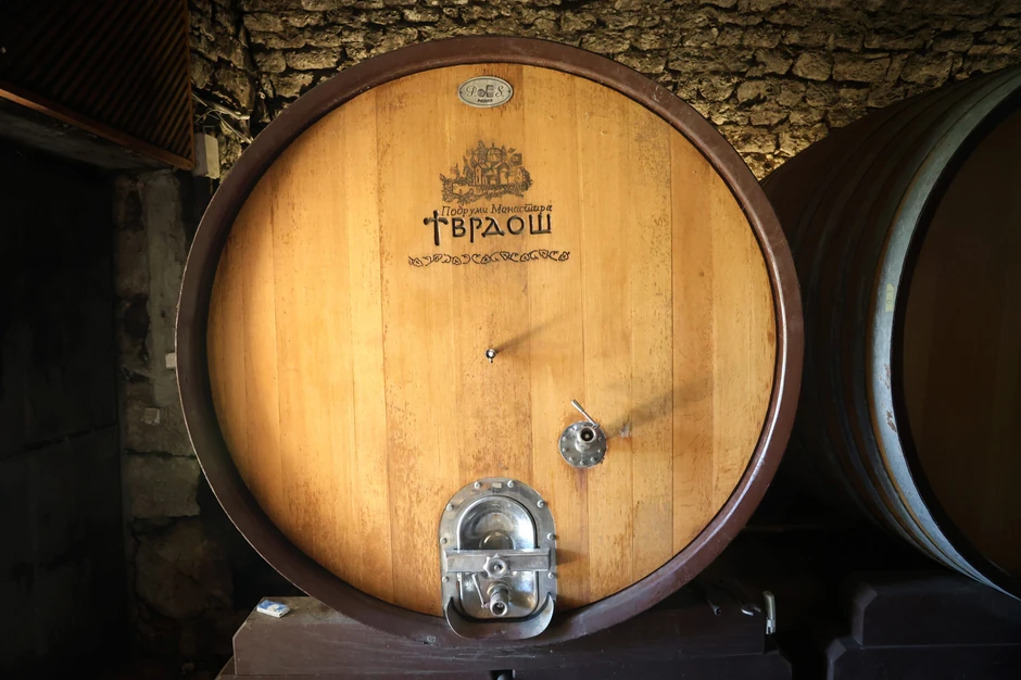manastir-Tvrdos-podrum-vino-bure-foto-M-Jakovljevic-ringier-6-scaled