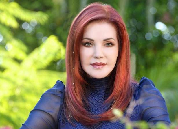 W tym roku Priscilla Presley skończy 79 lat.