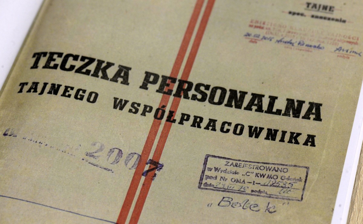 Teczka personalna tajnego współpracownika o pseudonimie Bolek ujawniona przez IPN