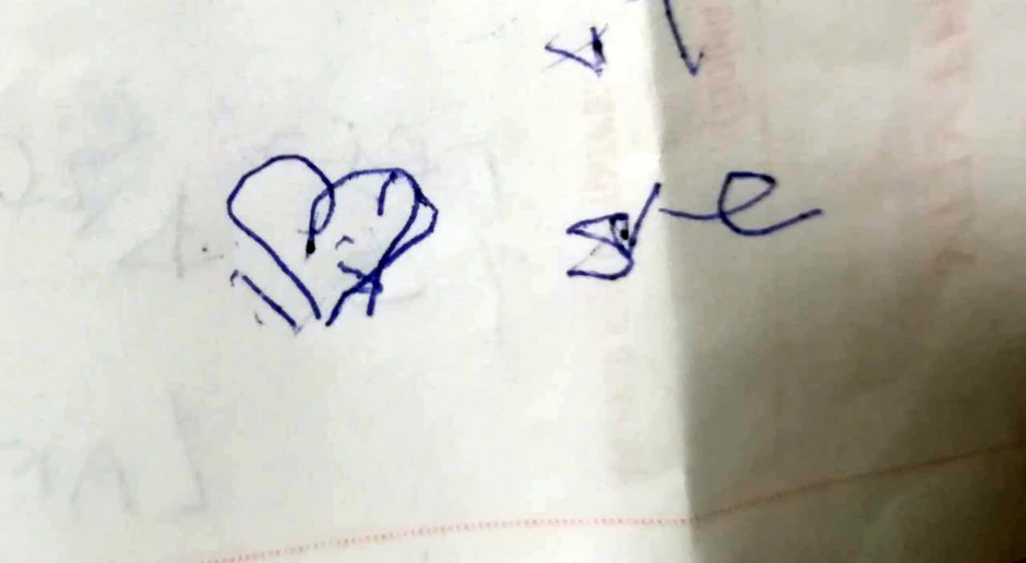 Aleksandra je posle operacije skinuta s aparata i samostalno diše, a ćerki koja joj je došla u posertu napisala je poruku za porodicu: "Volim vas sve"