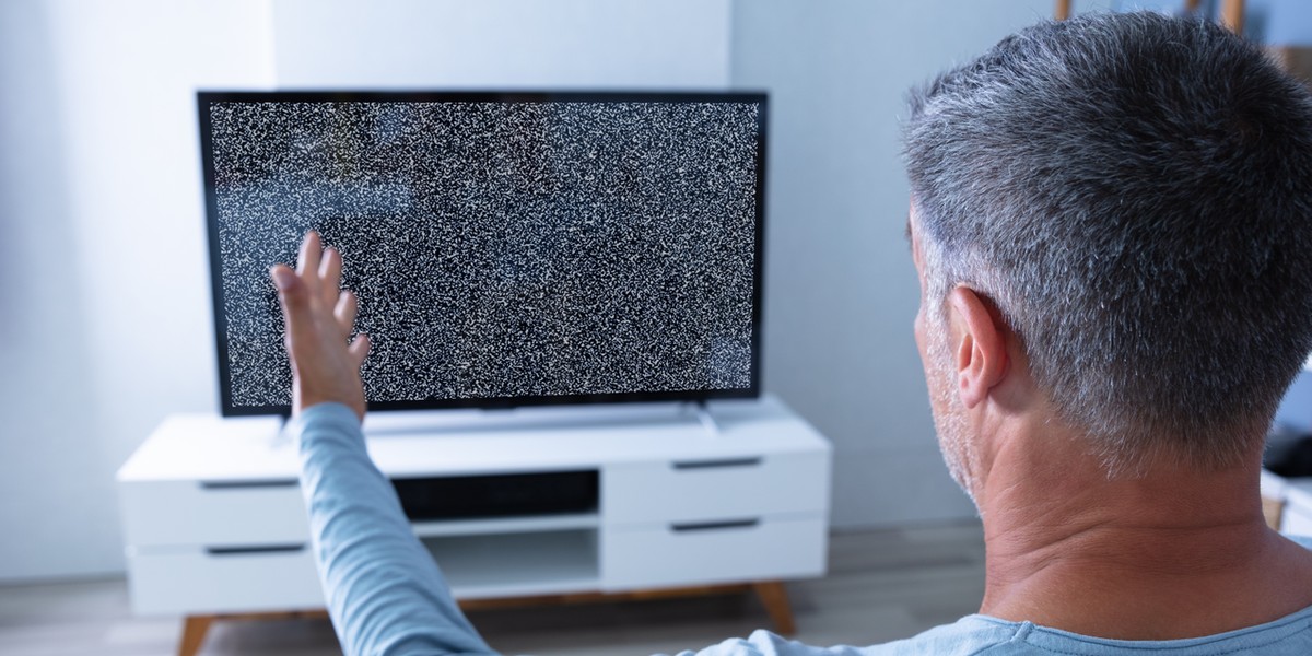 Zmiana standardu telewizji naziemnej. Seniorzy stracą dostęp do programów?