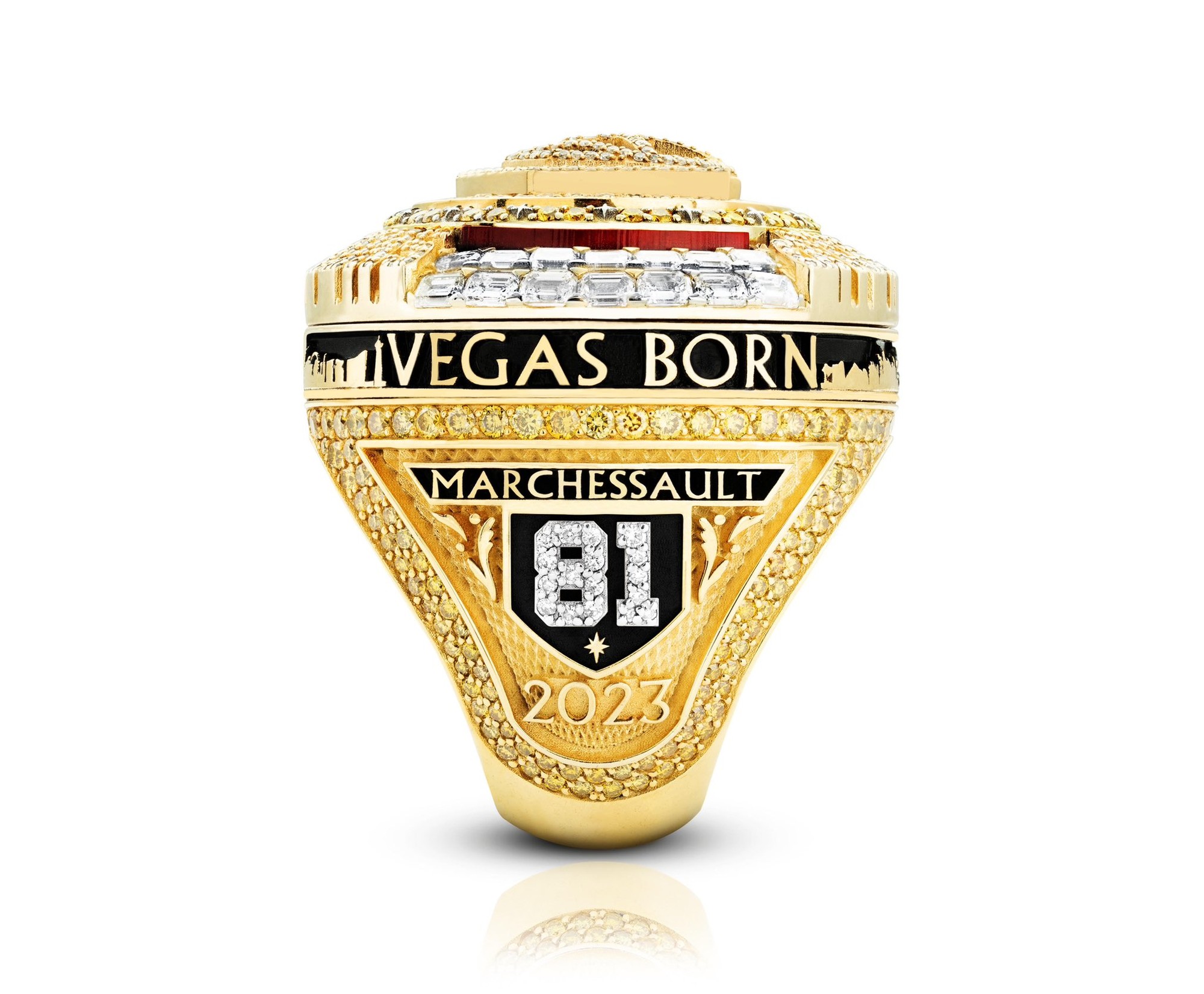 Hráči Vegas Golden Knights si prevzali prstene za výhru Stanley Cupu.
