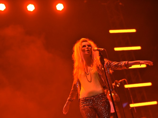 Mette Lindberg, wokalistka The Asteroid Galaxy Tour