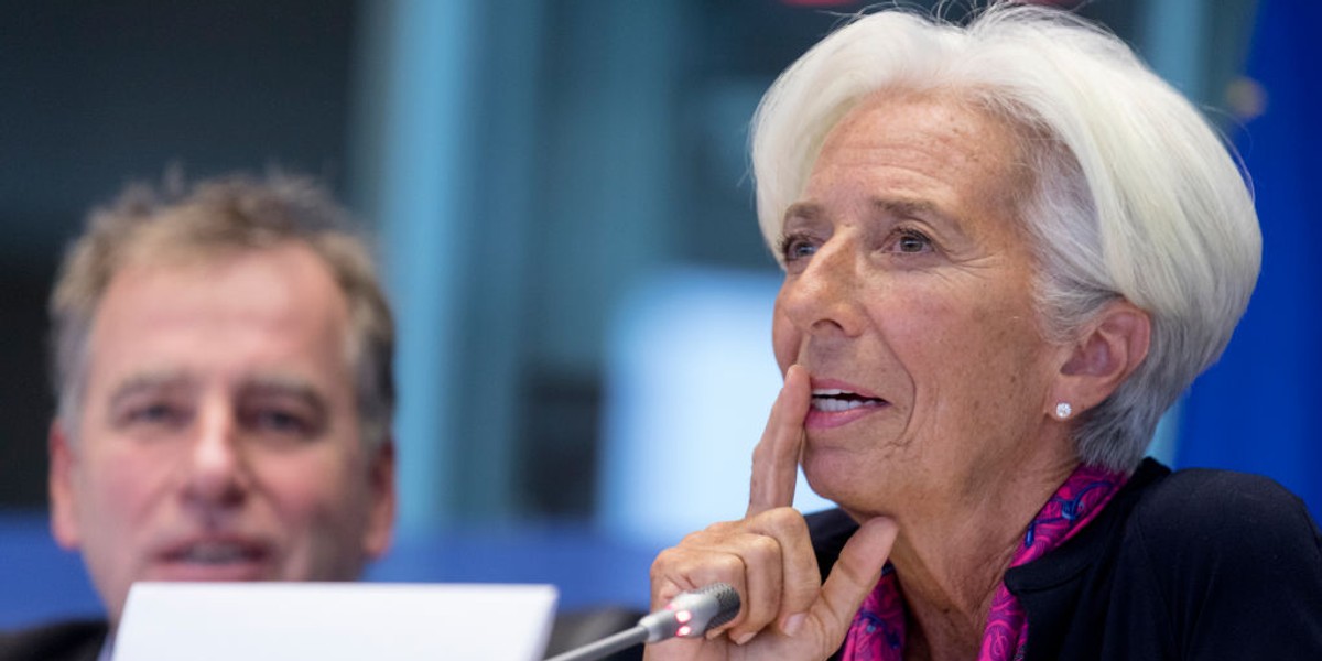 Lagarde będzie pierwszą kobietą na czele Europejskiego Banku Centralnego. Stała wcześniej na czele MFW. W przeszłości pełniła też różne funkcje ministerialne we Francji, w tym stanowisko ministra gospodarki, finansów i zatrudnienia (od 2007 do 2011 roku).