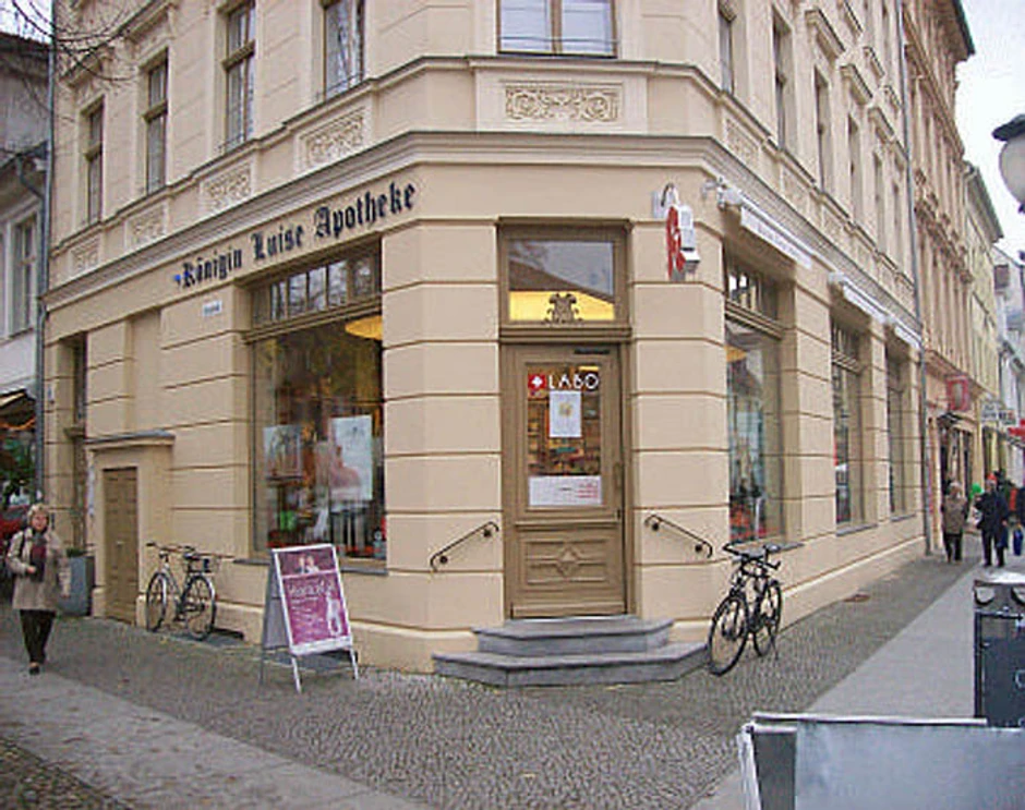 ... koji je stigao na adresu apoteke u Potsdamu