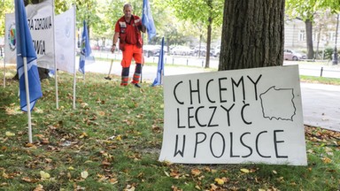 Niemcy kuszą polskich medyków na proteście. "Na początek 12 tys. zł"