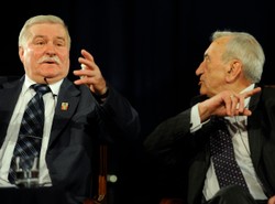 Wałęsa i Mazowiecki jadą na Woodstock