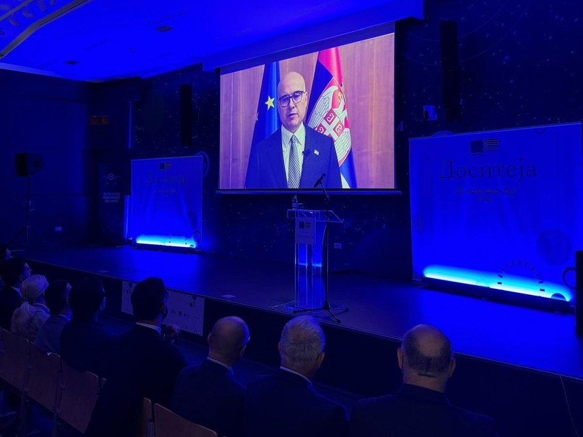 Putem video poruke dobitnicima stipendije je čestitao i predsednik Vlade Republike Srbije  Miloš Vučević.