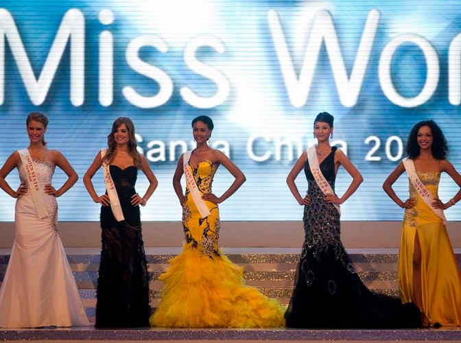 Finałowa walka, pierwsza z lewej - przyszła zwyciężczyni