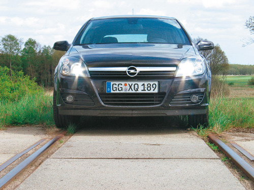 VW Golf &amp; Opel Astra - 400 tys. km wokół kuli ziemskiej