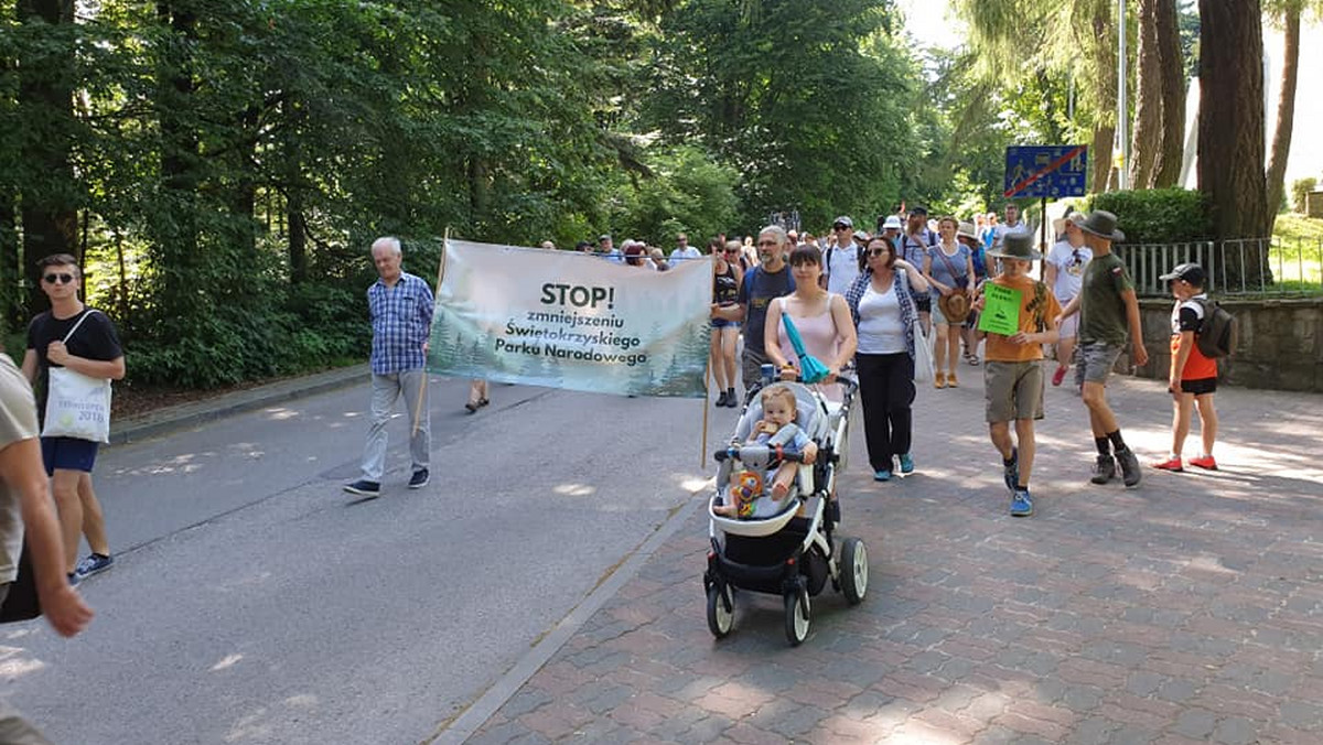 Świętokrzyski Park Narodowy ma być zmniejszony przez klasztor. Protest KOD