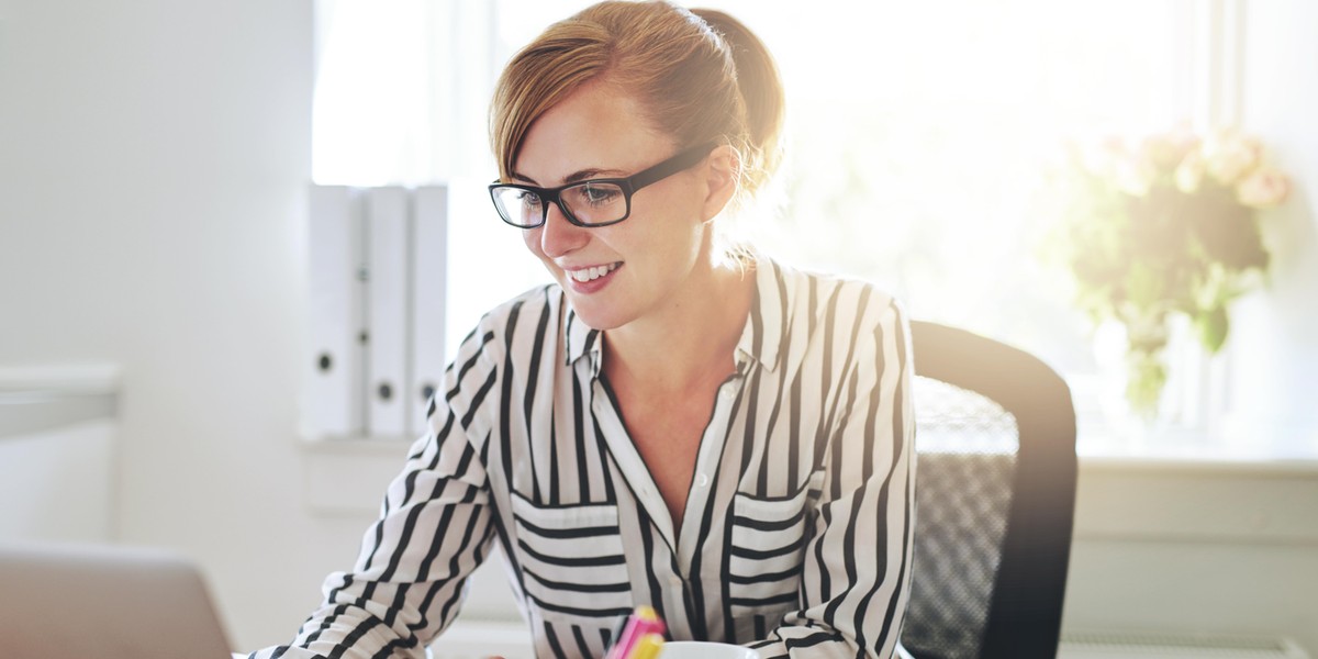 Female entrepreneur working on her e-business