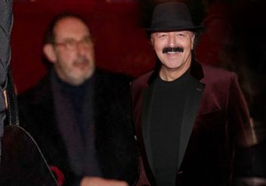 Džefri Pol Arnold Dej, Haris Džinović