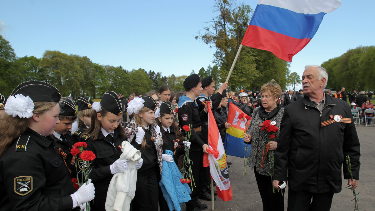 Kilkuset rosyjskich motocyklistów i władze obwodu kaliningradzkiego uczestniczyły w niedzielę w uroczystościach upamiętniających 31 tys. czerwonoarmistów, poległych w 1945 roku i pochowanych na cmentarzu wojennym w Braniewie.