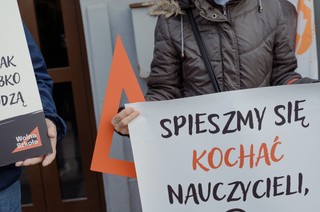 Nauczyciele dostają podwyżki, ale niektórzy i tak odchodzą. 'Nikt nam nie odda zabranego szacunku'