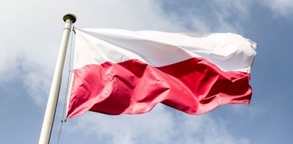 Chcą zmienić polski hymn! Projekt ministerstwa jest już gotowy. Ale to nie wszystko. Co z flagami i godłami?