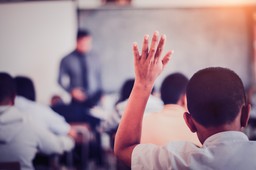 Potrzebny projekt czy inwigilacja? Posłowie o monitoringu karier absolwentów szkół średnich