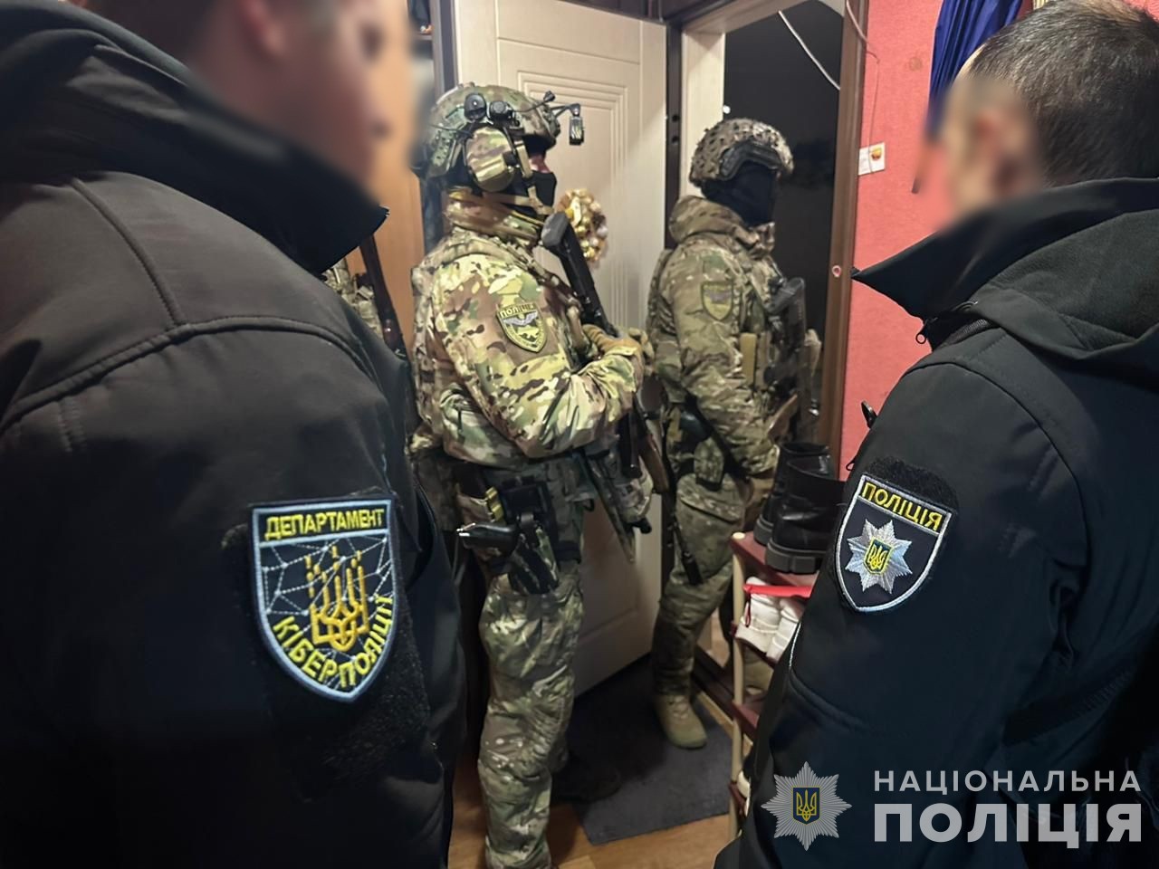 Ukrajinská polícia vykonala ďalšie záťahy súvisiace s útekmi brancov.