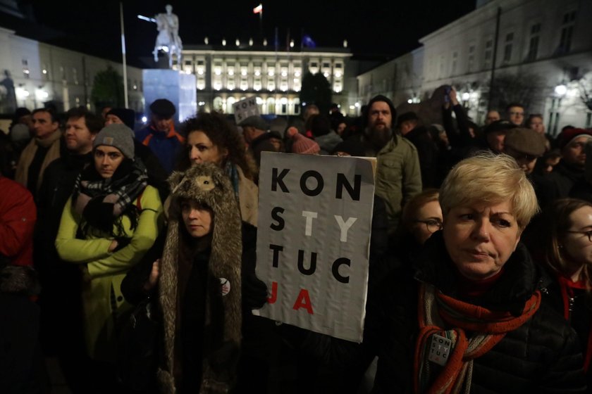 Protesty w sprawie sądów w całym kraju również jesienią!