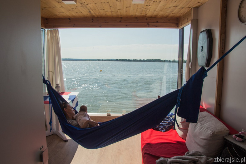 Glamping HT Houseboats na Jeziorze Jamno