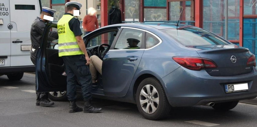 Wojna taksówkarzy z nielegalnymi przewoźnikami. Tak walczą w Poznaniu