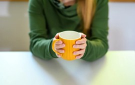 siegnij-zamiast-kawy-pij-na-czczo-przyniesie-najlepsze-efekty