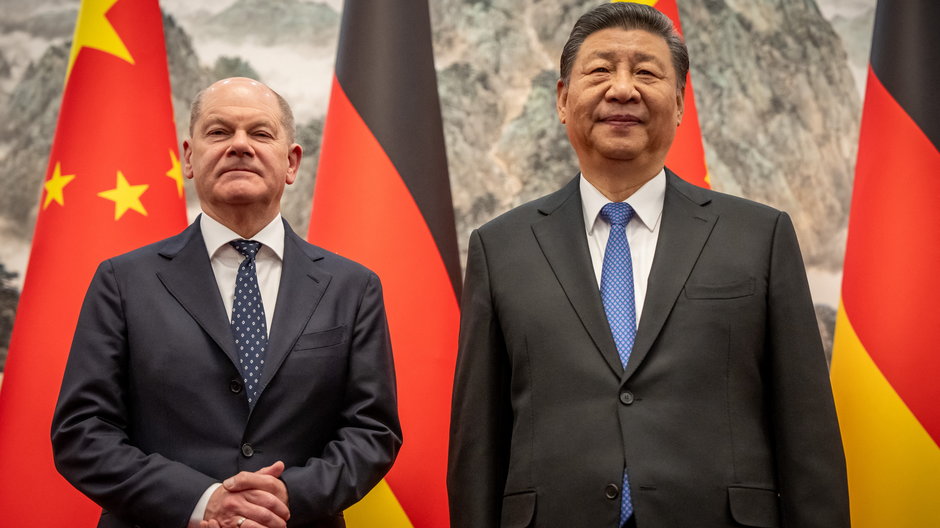 Kanclerz Olaf Scholz i prezydent Xi Jingping w Pekinie, 16 kwietnia 2024 r.