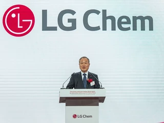 Ung-Beom Lee, prezes LG Chem, podczas uroczystości rozpoczęcia budowy pierwszej w Polsce fabryki baterii do samochodów elektrycznych LG Chem Energy. Biskupice Podgórne pod Wrocławiem, 5 października 2016 r. 