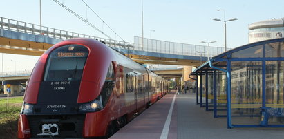 Lotnisko Chopina odcięte od pociągów