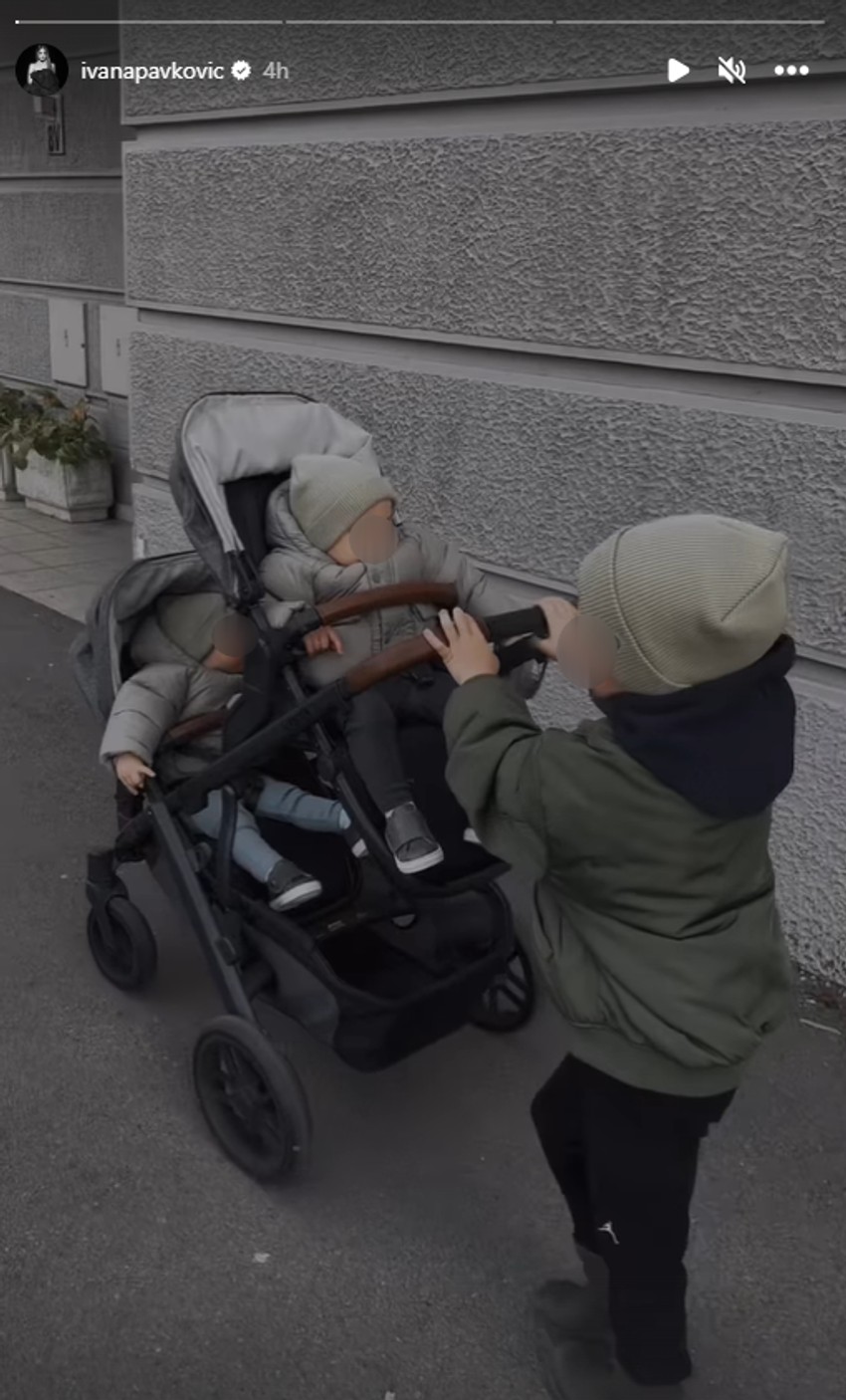 Ivana Pavković izvela blizance u šetnju