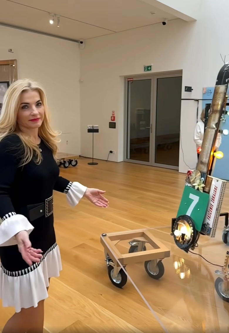 Ministerka Šimkovičová počas návštevy SNG. 