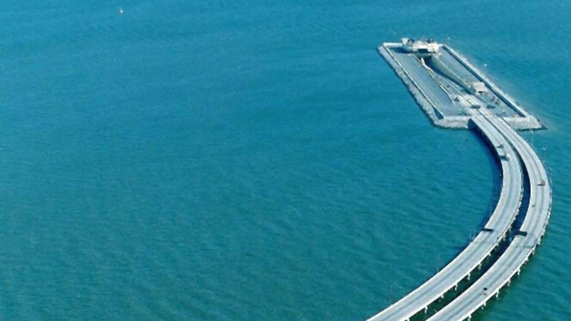 Channel tunnel between england and france