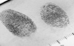 Za zgodą rodziców można skanować linie papilarne. Kara nałożona przez prezesa UODO uchylona