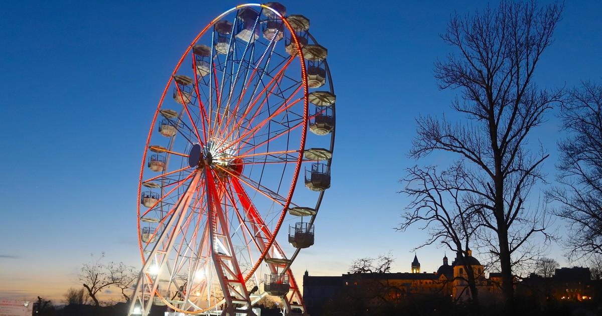 Wspinał się na diabelski młyn w Warszawie i wszystko nagrywał. Zatrzymany